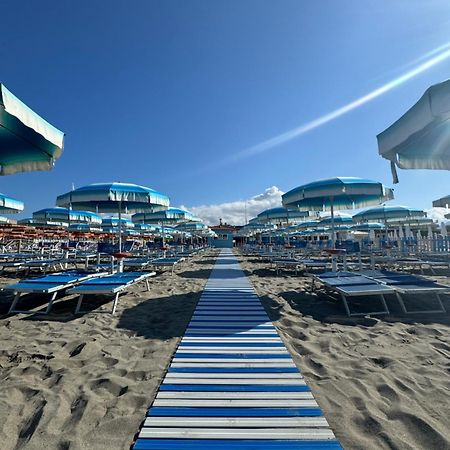 Hotel Bagno Stella Del Mare Marina Di Carrara Ngoại thất bức ảnh