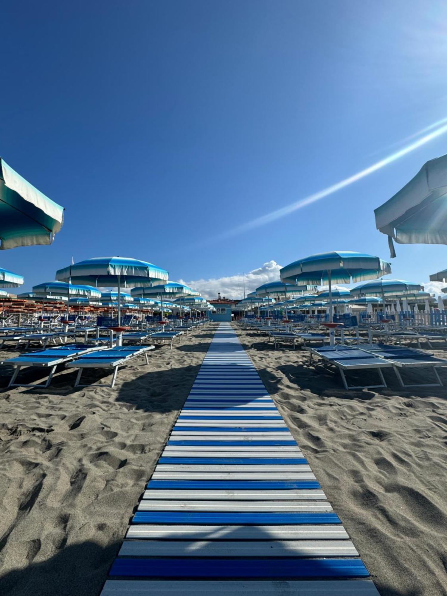 Hotel Bagno Stella Del Mare Marina Di Carrara Ngoại thất bức ảnh