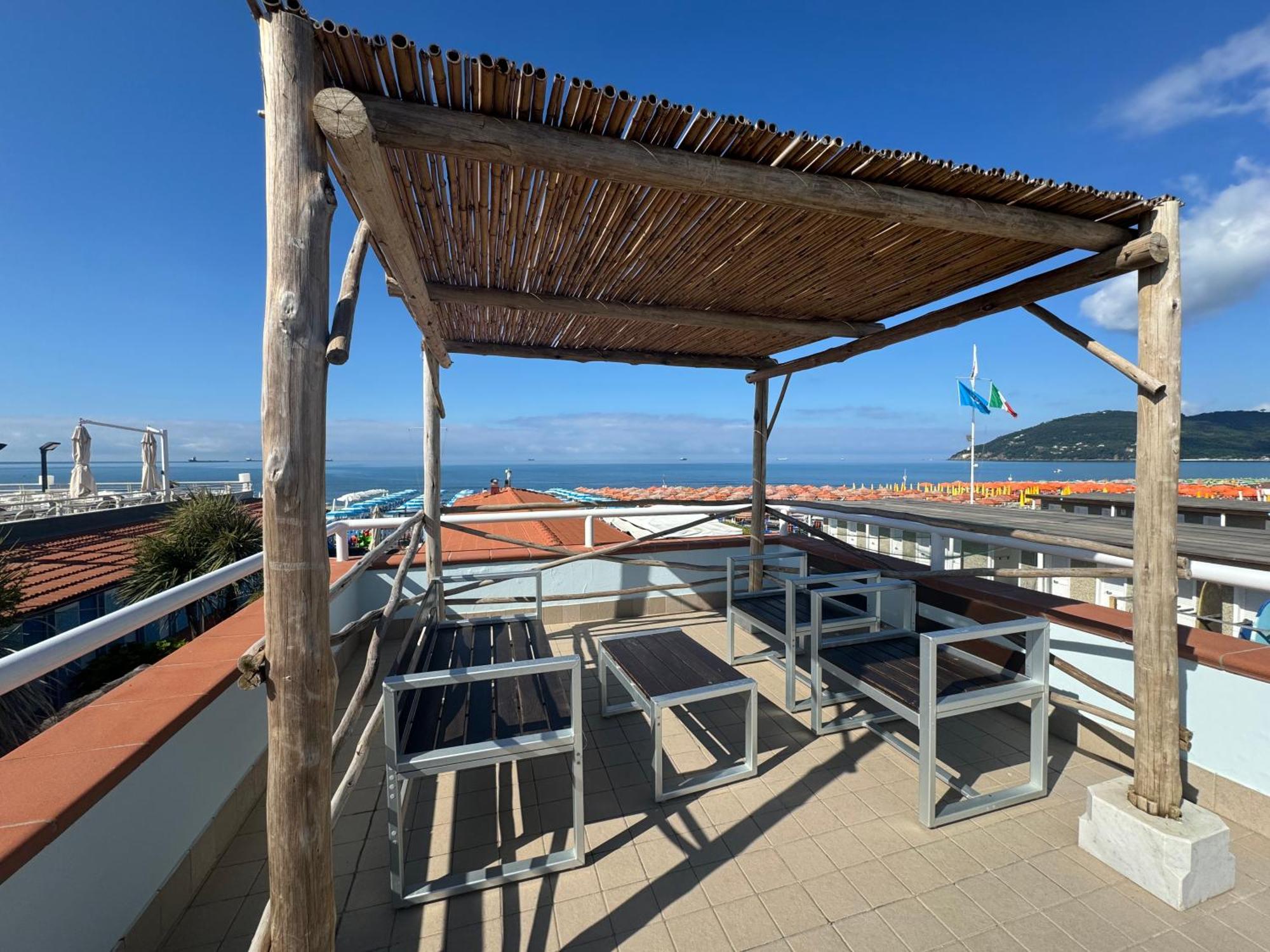 Hotel Bagno Stella Del Mare Marina Di Carrara Ngoại thất bức ảnh